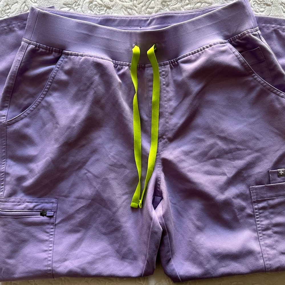 Figs High Waisted Kade Cargo Scrub Pants- Size LP